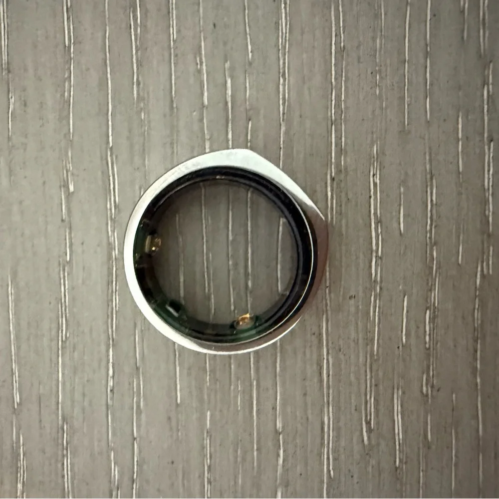Oura ring Gen 2 (no membership required)